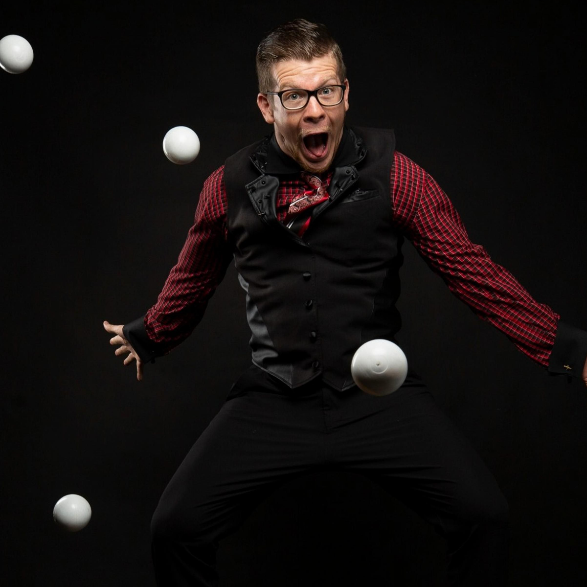 Jugglers Juggling Performer in Southwest Florida SWFL Cape Coral Fort Myers Naples Marco Island Bonita Estero Jugglers Juggling Performer in Southwest Florida SWFL Cape Coral Fort Myers Naples Marco Island Bonita Estero